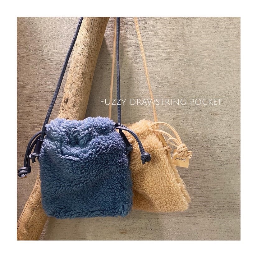 fuzzy drawstring pocket  毛絨絨萬用束口袋包 藍/杏