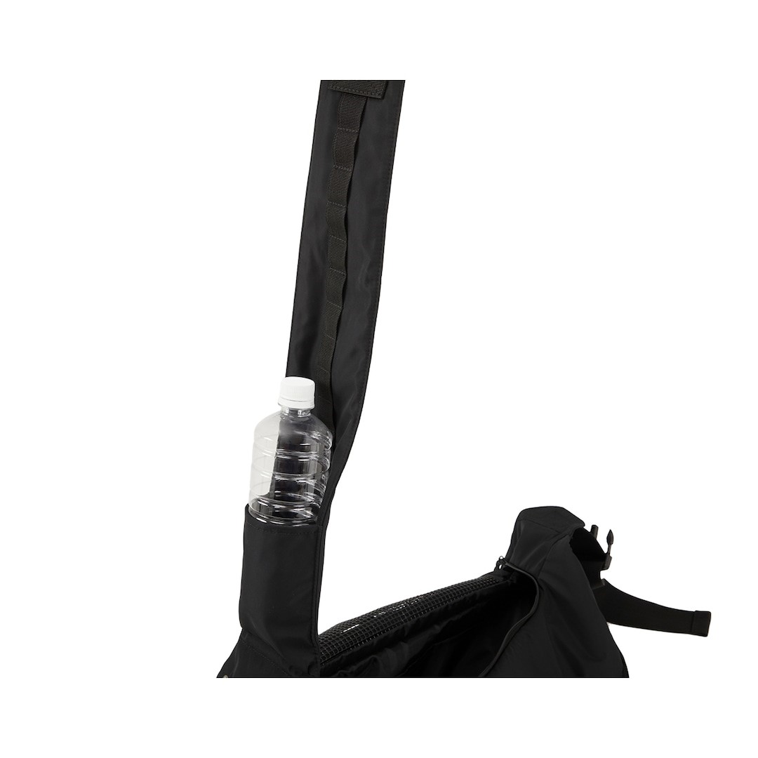 SLEEVE SHOULDER BAG 斜背式口蓋包(黑色)