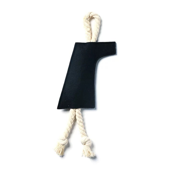 GRIS LOGO ROPE TOY WEIMARANER GREY | 棉繩毛氈玩具 /黑