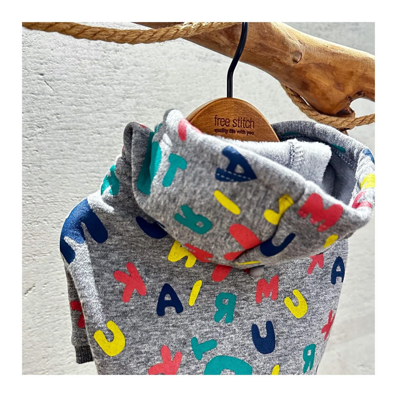 colorful lettered brushed hoodie ｜彩色字母刷毛連帽衫