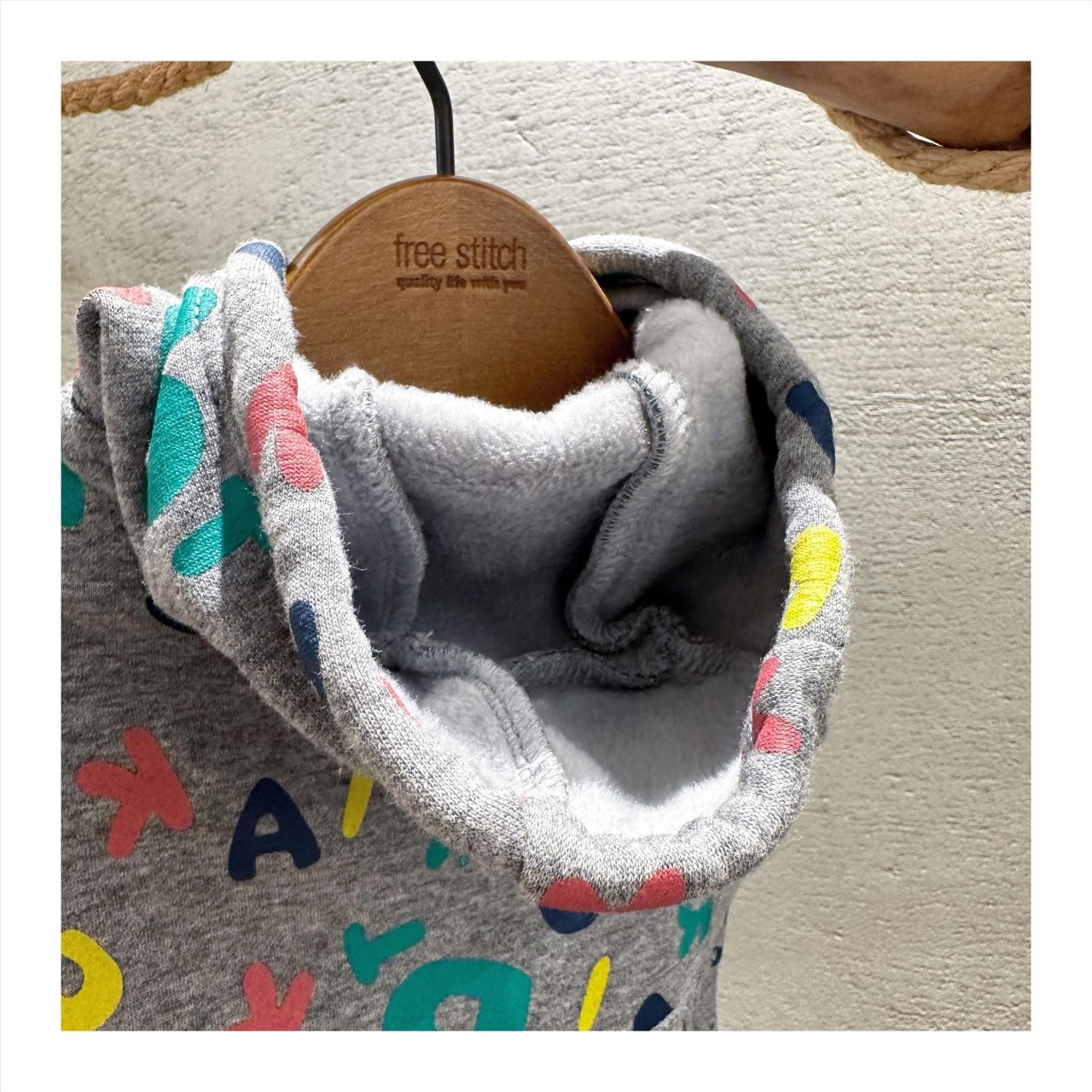 colorful lettered brushed hoodie ｜彩色字母刷毛連帽衫