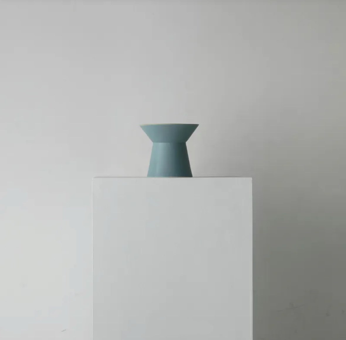 日本CHALICE 精緻毛孩碗 白藍 -shiraai-