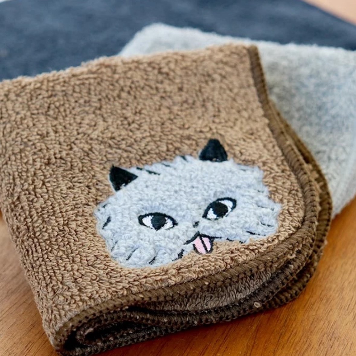 日本插畫家手繪動物小方巾