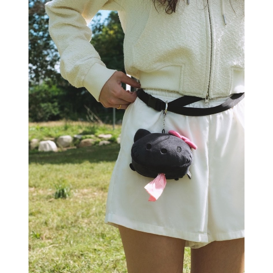 HELLO KITTY x ARUMARU POOP BAG KEY RING | 凱蒂貓吊飾拾便袋  黑
