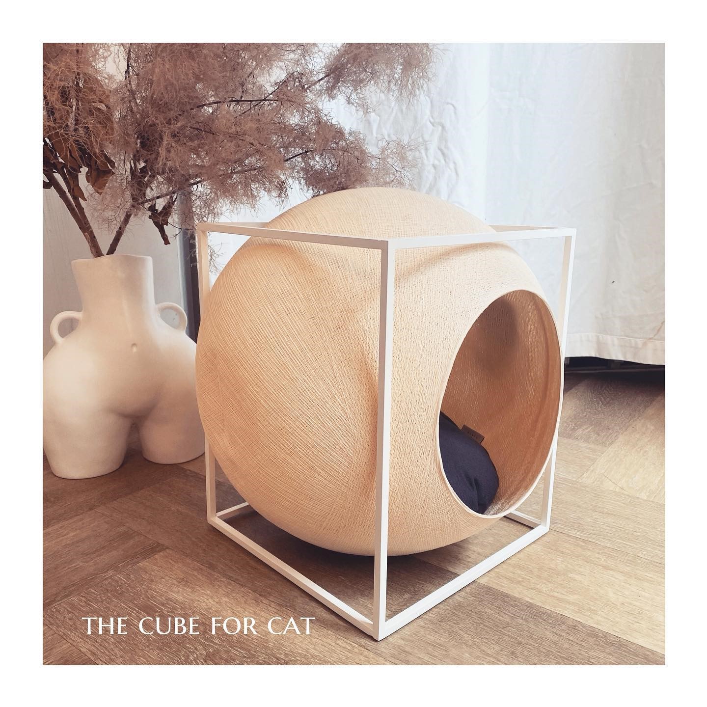 the cube for cat 簡約球型貓窩